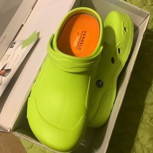 Vangelo kitchen/nursing shoes size 9 never worn